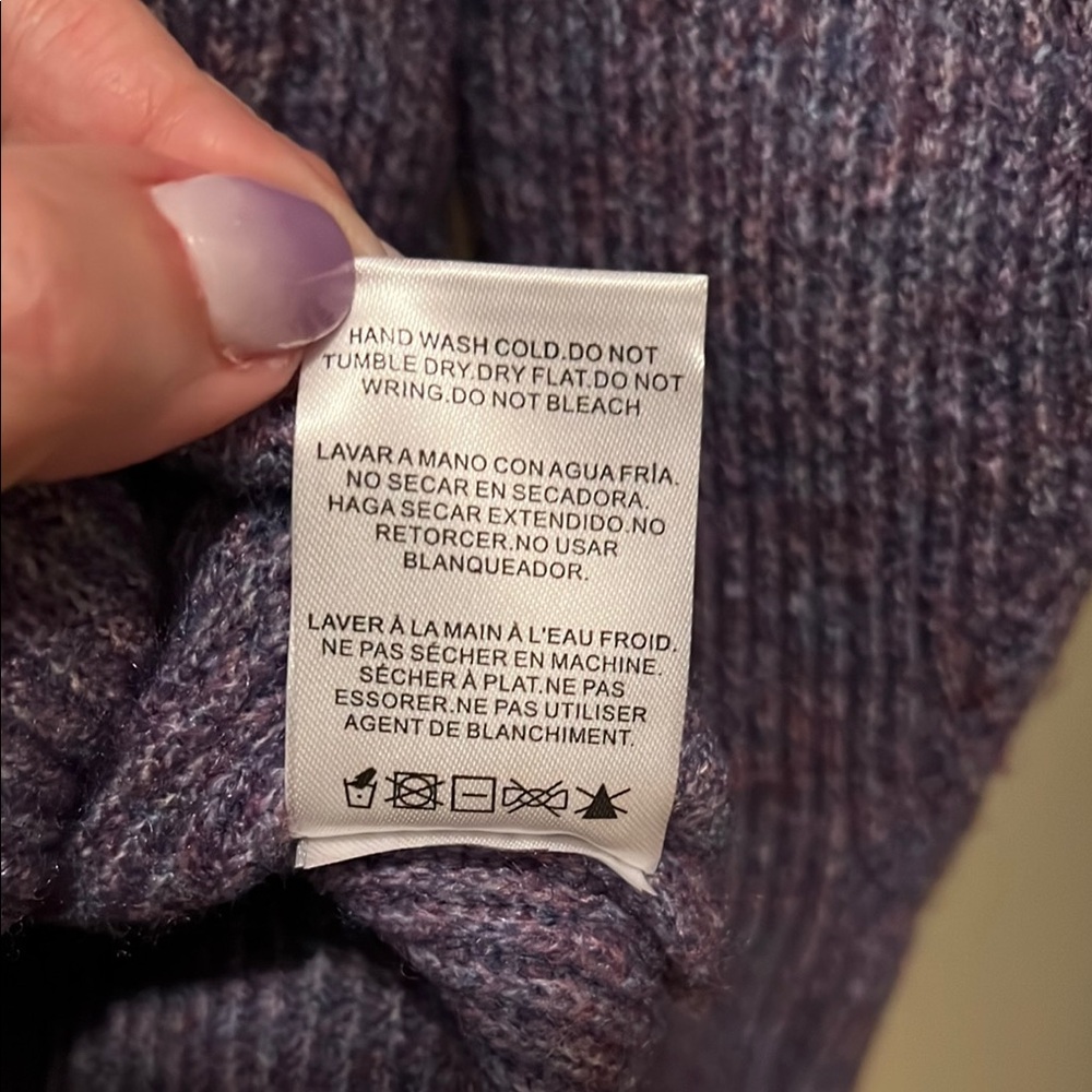 Thread & Supply Purple V-Neck Sweater Relaxed Fit Never Worn - Picture 5 of 5